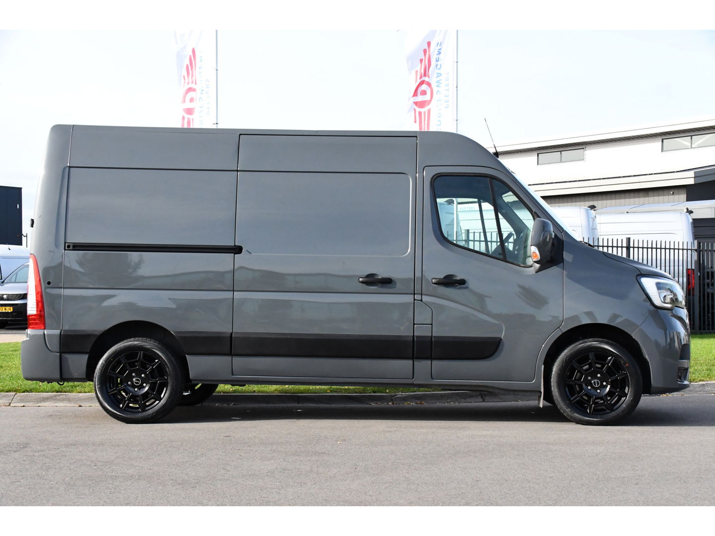 Renault Master T35 2.3 dCi 150 L2H2 PB Edition Camera, Cruise, Carplay, Clima, 150pk, Trekhaak, Multimedia, NAVI, Uniek!