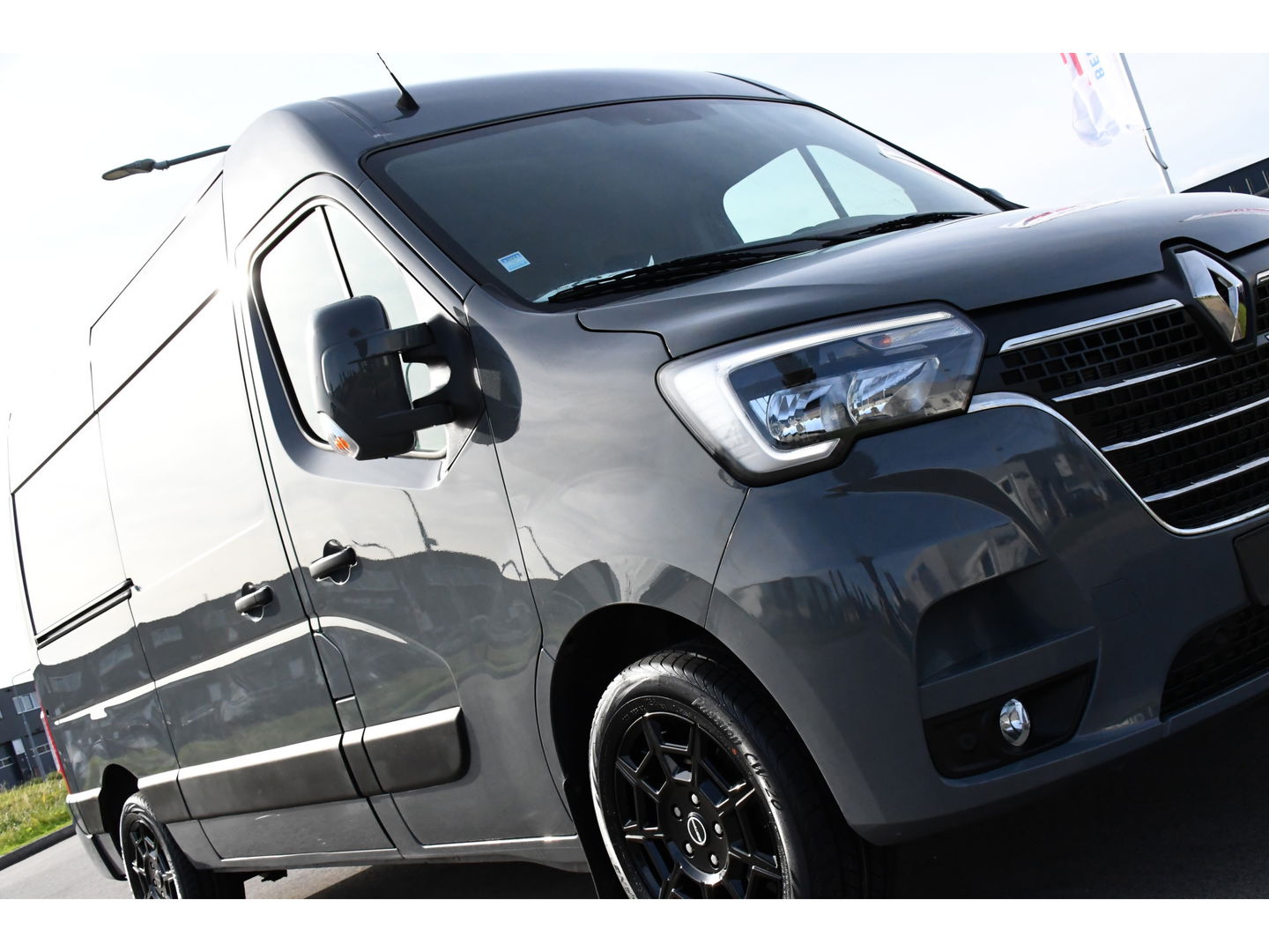 Renault Master T35 2.3 dCi 150 L2H2 PB Edition Camera, Cruise, Carplay, Clima, 150pk, Trekhaak, Multimedia, NAVI, Uniek!
