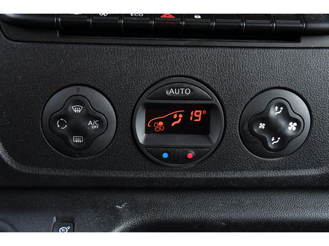 Renault Master T35 2.3 dCi 150 L2H2 PB Edition Camera, Cruise, Carplay, Clima, 150pk, Trekhaak, Multimedia, NAVI, Uniek!
