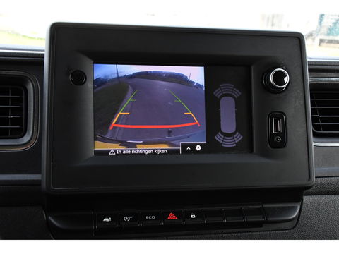 Renault Master T35 2.3 dCi 150 L2H2 PB Edition Camera, Cruise, Carplay, Clima, 150pk, Trekhaak, Multimedia, NAVI, Uniek!