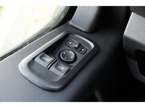 Renault Master T35 2.3 dCi 150 L2H2 PB Edition Camera, Cruise, Carplay, Clima, 150pk, Trekhaak, Multimedia, NAVI, Uniek!