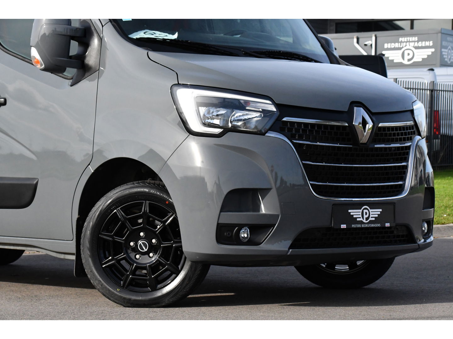 Renault Master T35 2.3 dCi 150 L2H2 PB Edition Camera, Cruise, Carplay, Clima, 150pk, Trekhaak, Multimedia, NAVI, Uniek!