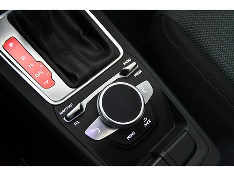Audi Q2 35 TFSI S Edition, Blackline, Panoramadak
