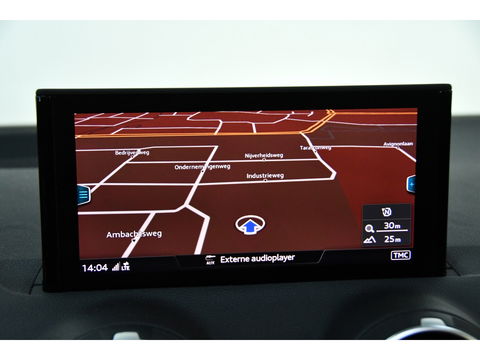 Audi Q2 35 TFSI S Edition, Blackline, Panoramadak