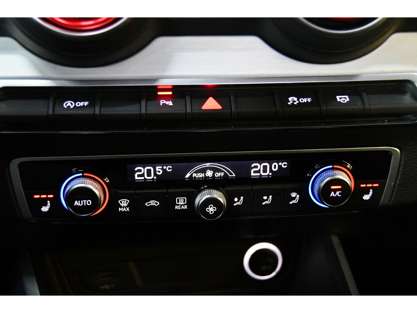Audi Q2 35 TFSI S Edition, Blackline, Panoramadak