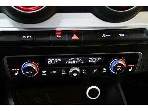 Audi Q2 35 TFSI S Edition, Blackline, Panoramadak