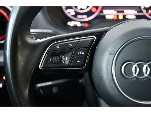 Audi Q2 35 TFSI S Edition, Blackline, Panoramadak