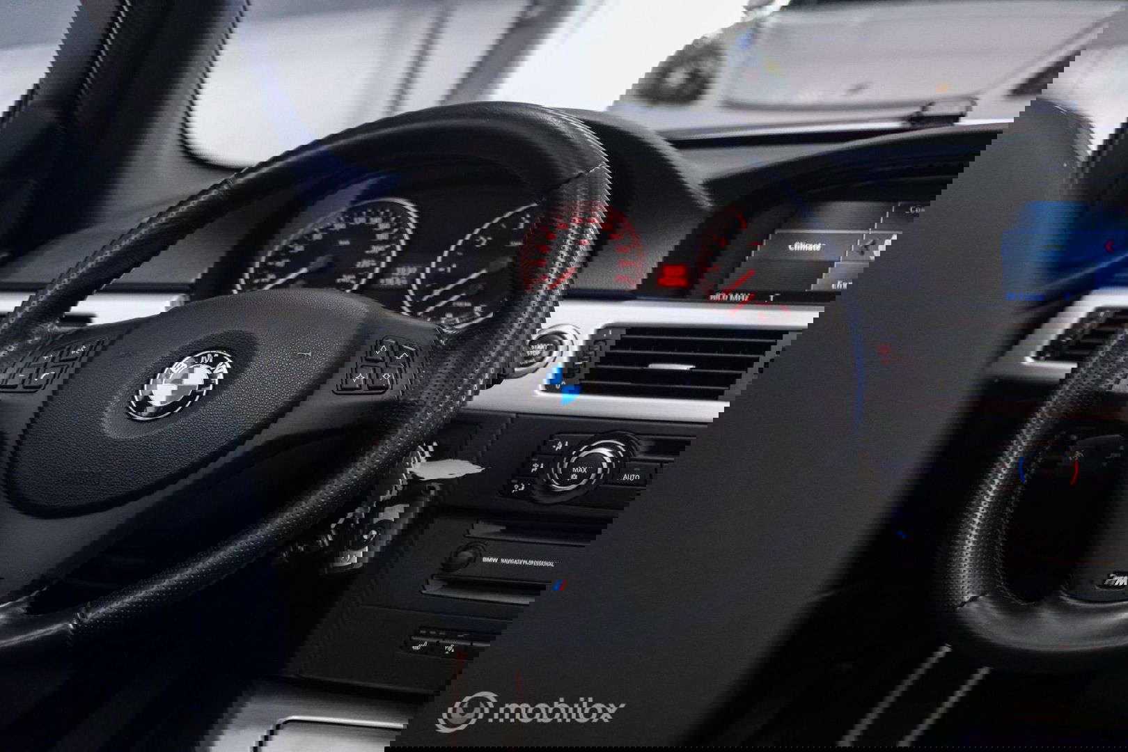 BMW 3 Serie Touring 330xi High Executive | youngtimer | Logic7 | Panorama | Trekhaak | M pakket | Leder |