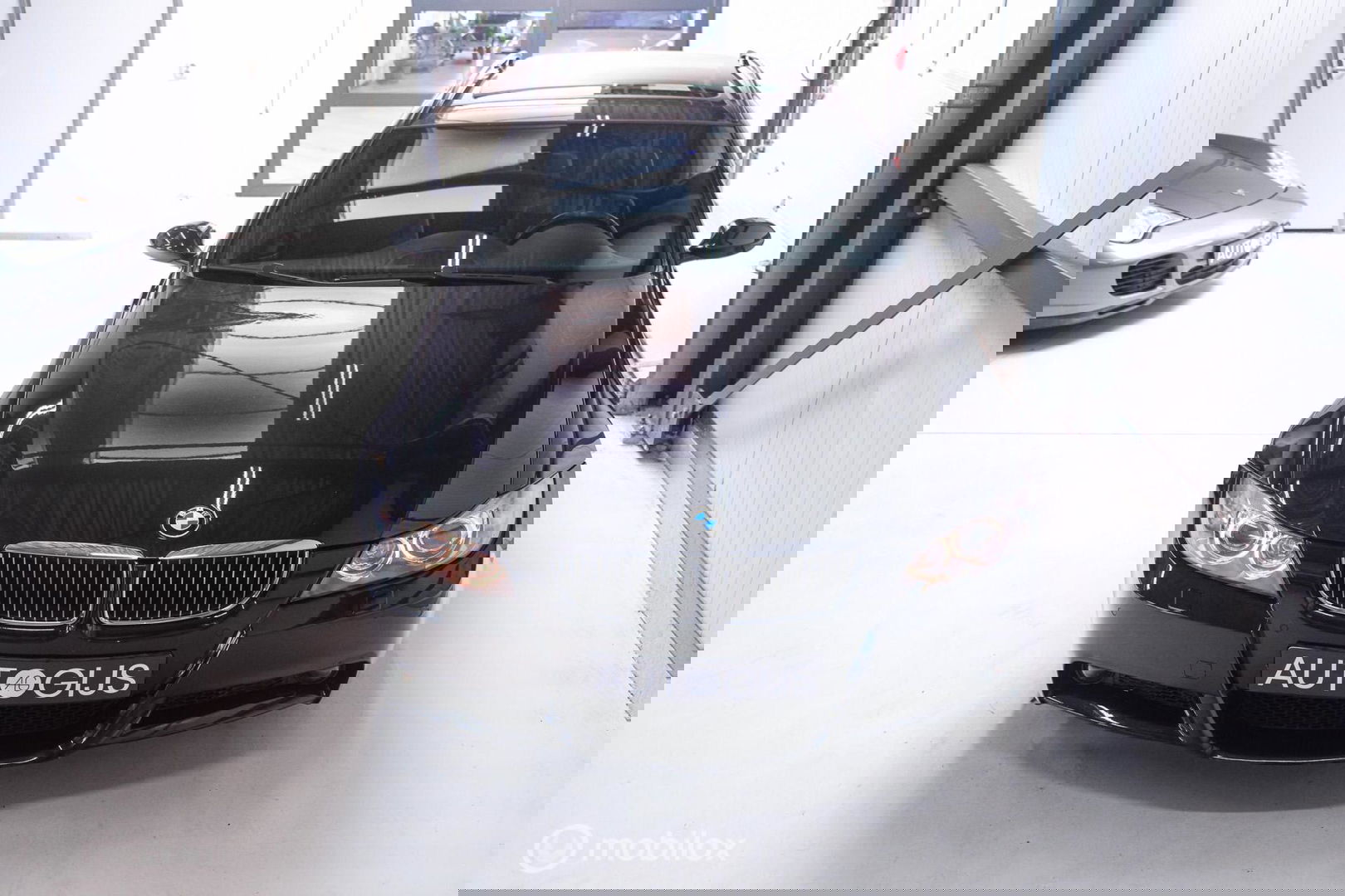 BMW 3 Serie Touring 330xi High Executive | youngtimer | Logic7 | Panorama | Trekhaak | M pakket | Leder |