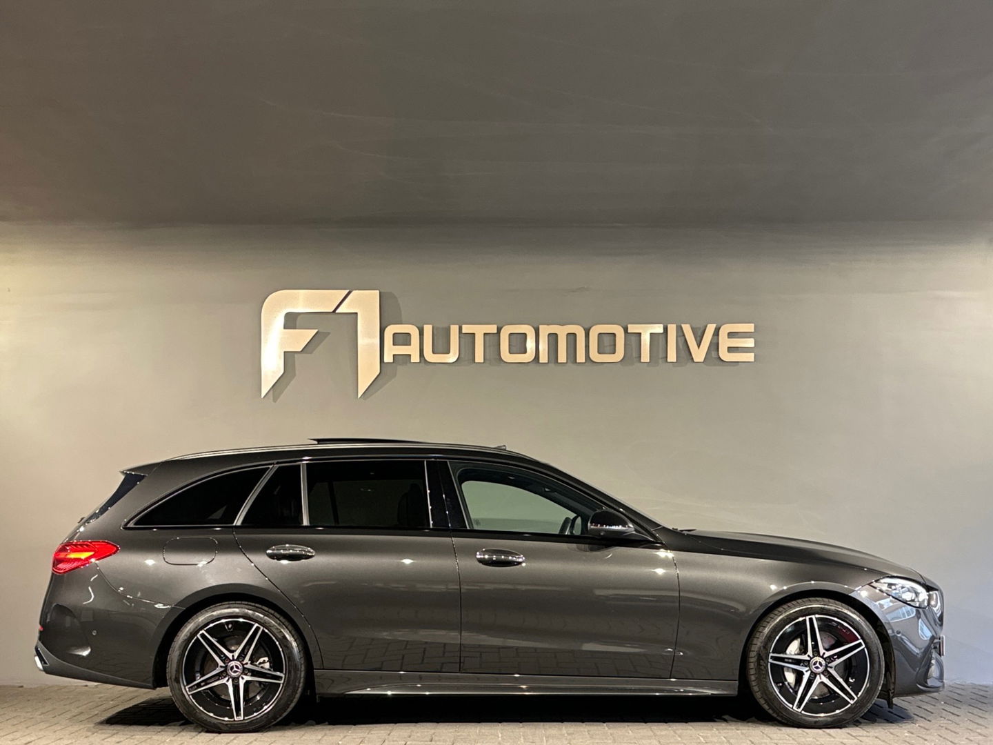 Mercedes-Benz C-Klasse Estate 300 e AMG Pano|Sfeer|HuD|Keyless