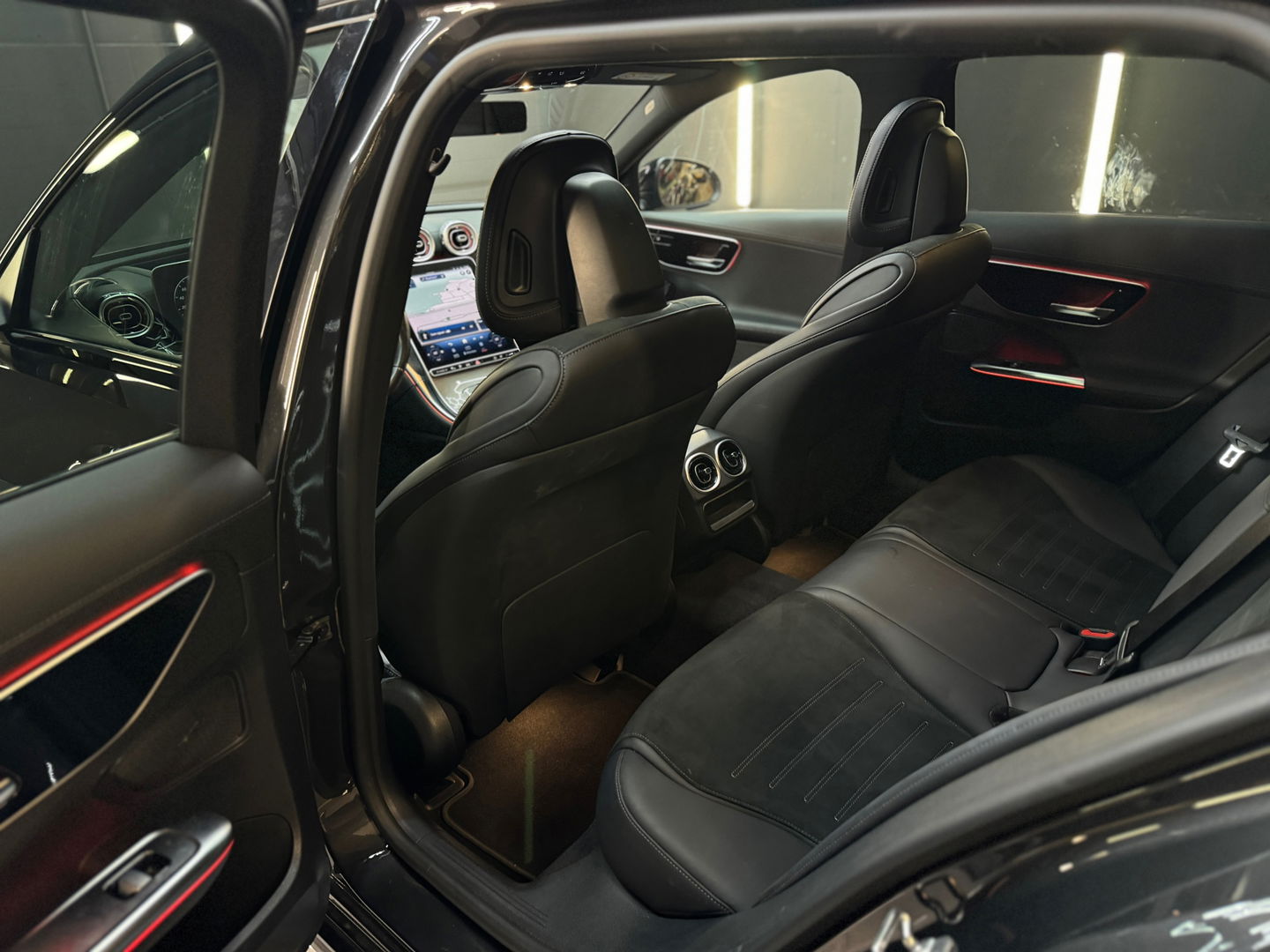 Mercedes-Benz C-Klasse Estate 300 e AMG Pano|Sfeer|HuD|Keyless