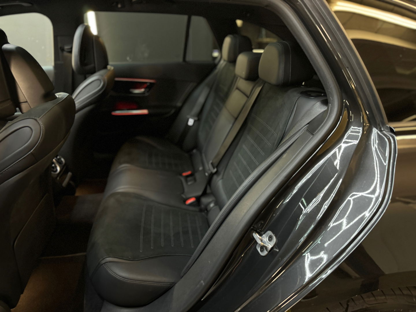 Mercedes-Benz C-Klasse Estate 300 e AMG Pano|Sfeer|HuD|Keyless