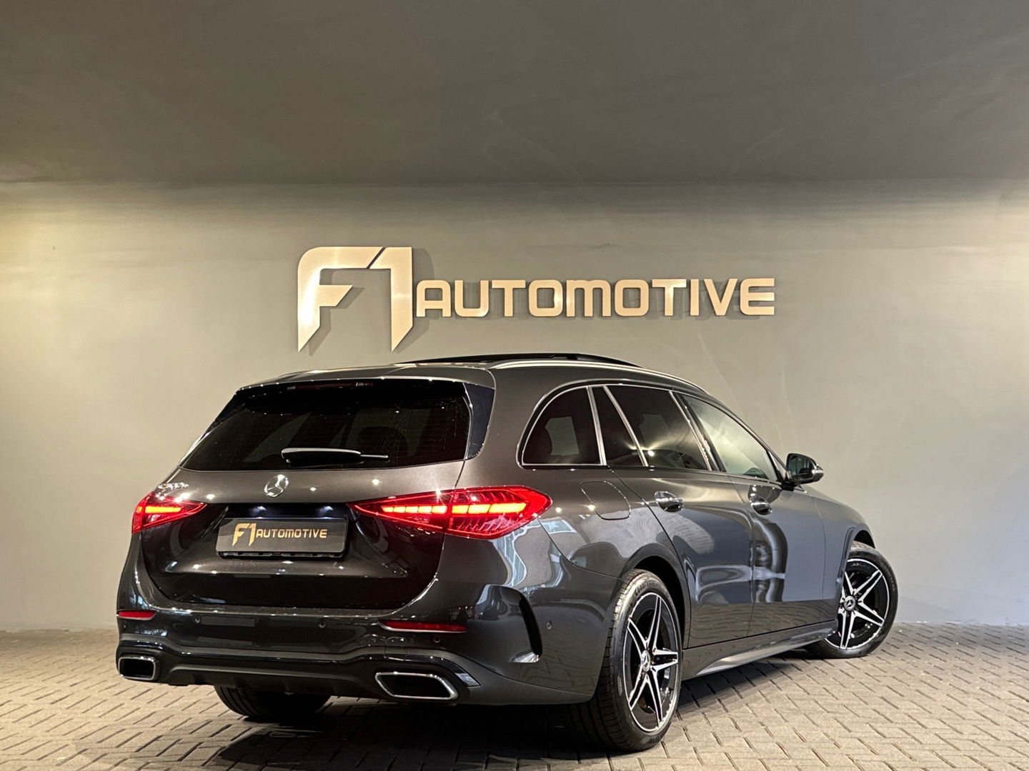 Mercedes-Benz C-Klasse Estate 300 e AMG Pano|Sfeer|HuD|Keyless