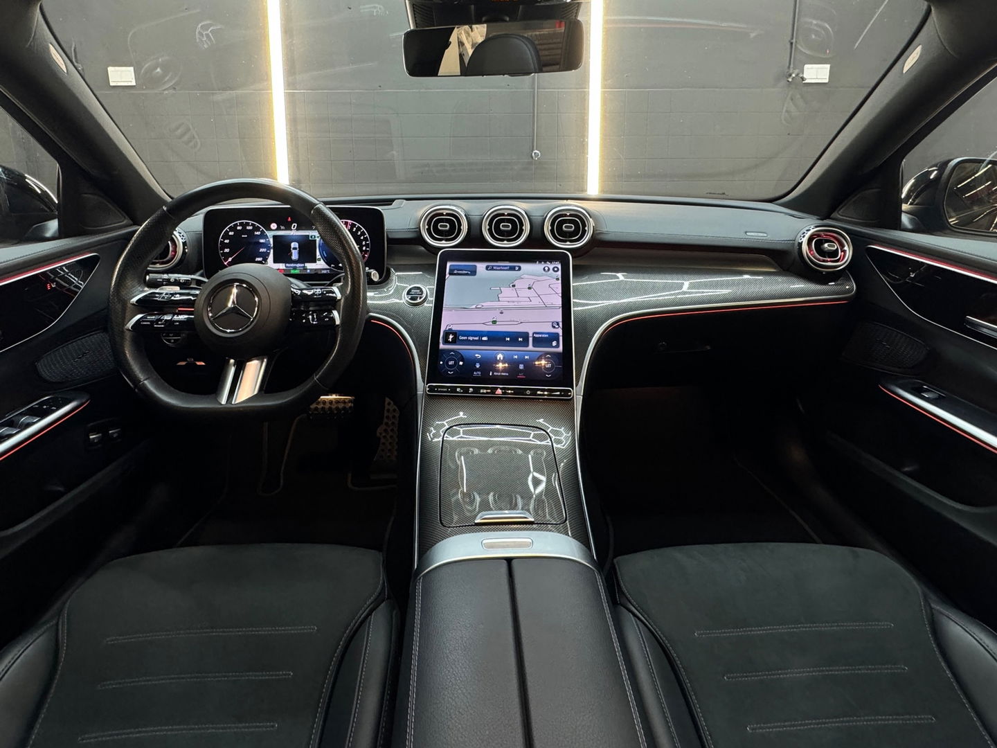 Mercedes-Benz C-Klasse Estate 300 e AMG Pano|Sfeer|HuD|Keyless