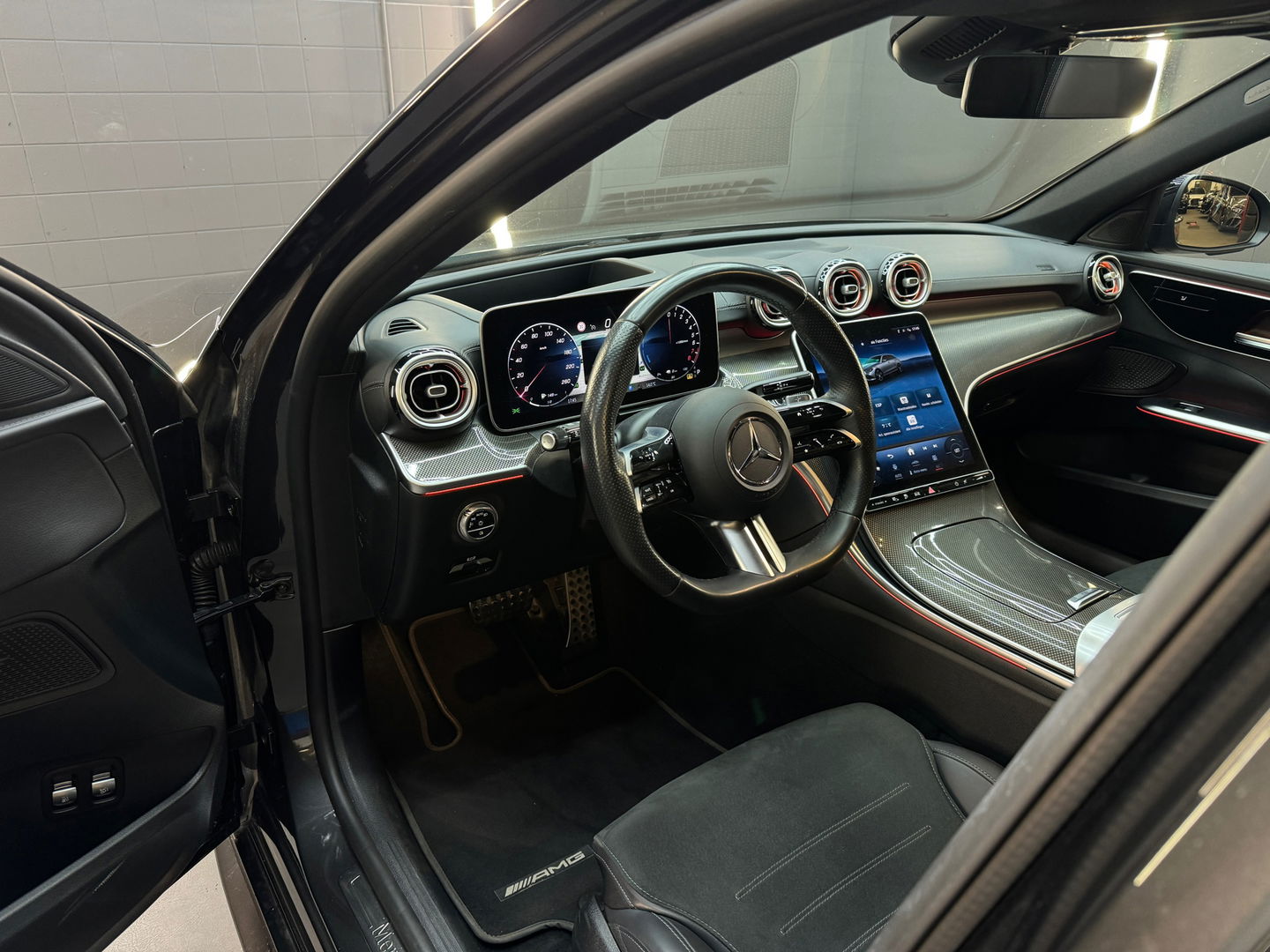 Mercedes-Benz C-Klasse Estate 300 e AMG Pano|Sfeer|HuD|Keyless