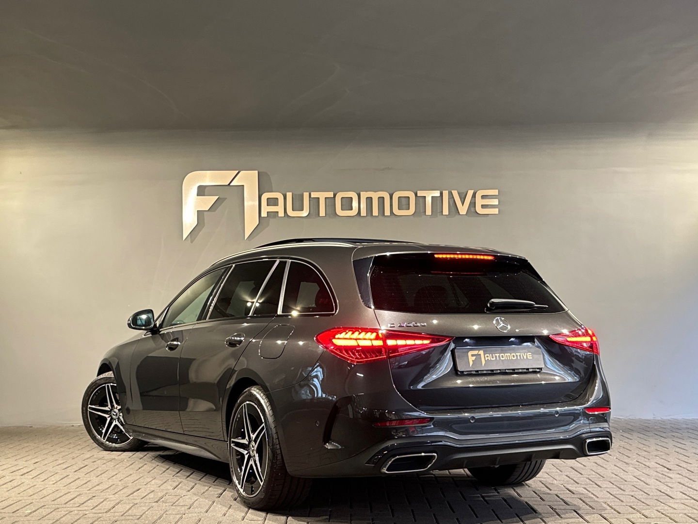 Mercedes-Benz C-Klasse Estate 300 e AMG Pano|Sfeer|HuD|Keyless