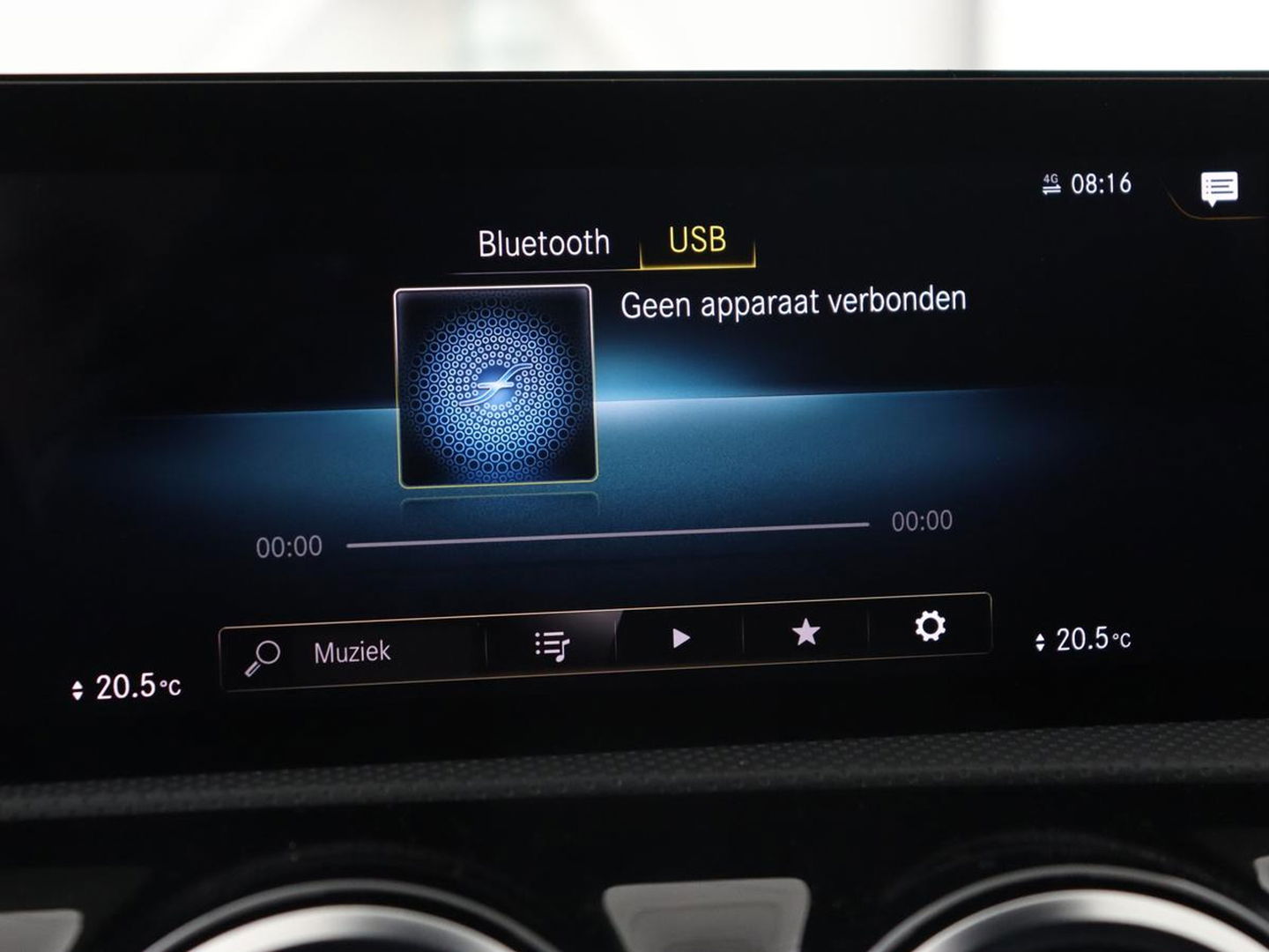 Mercedes-Benz CLA-Klasse 180d Business Solution AMG | Stoelverwarming | Carplay | Camera | Leder/Alcantara | Navigatie | Widescreen | Sfeerverlichting | Designo Mountaingrijs Magno