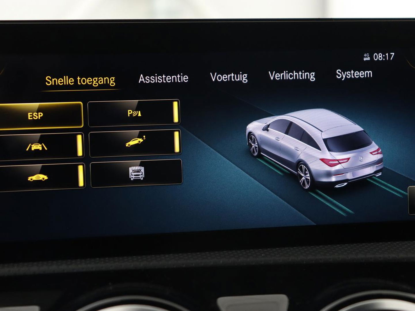 Mercedes-Benz CLA-Klasse 180d Business Solution AMG | Stoelverwarming | Carplay | Camera | Leder/Alcantara | Navigatie | Widescreen | Sfeerverlichting | Designo Mountaingrijs Magno