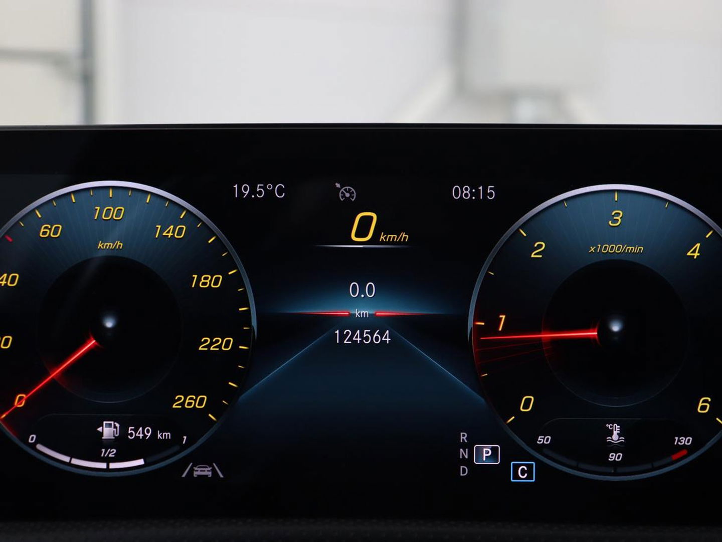 Mercedes-Benz CLA-Klasse 180d Business Solution AMG | Stoelverwarming | Carplay | Camera | Leder/Alcantara | Navigatie | Widescreen | Sfeerverlichting | Designo Mountaingrijs Magno