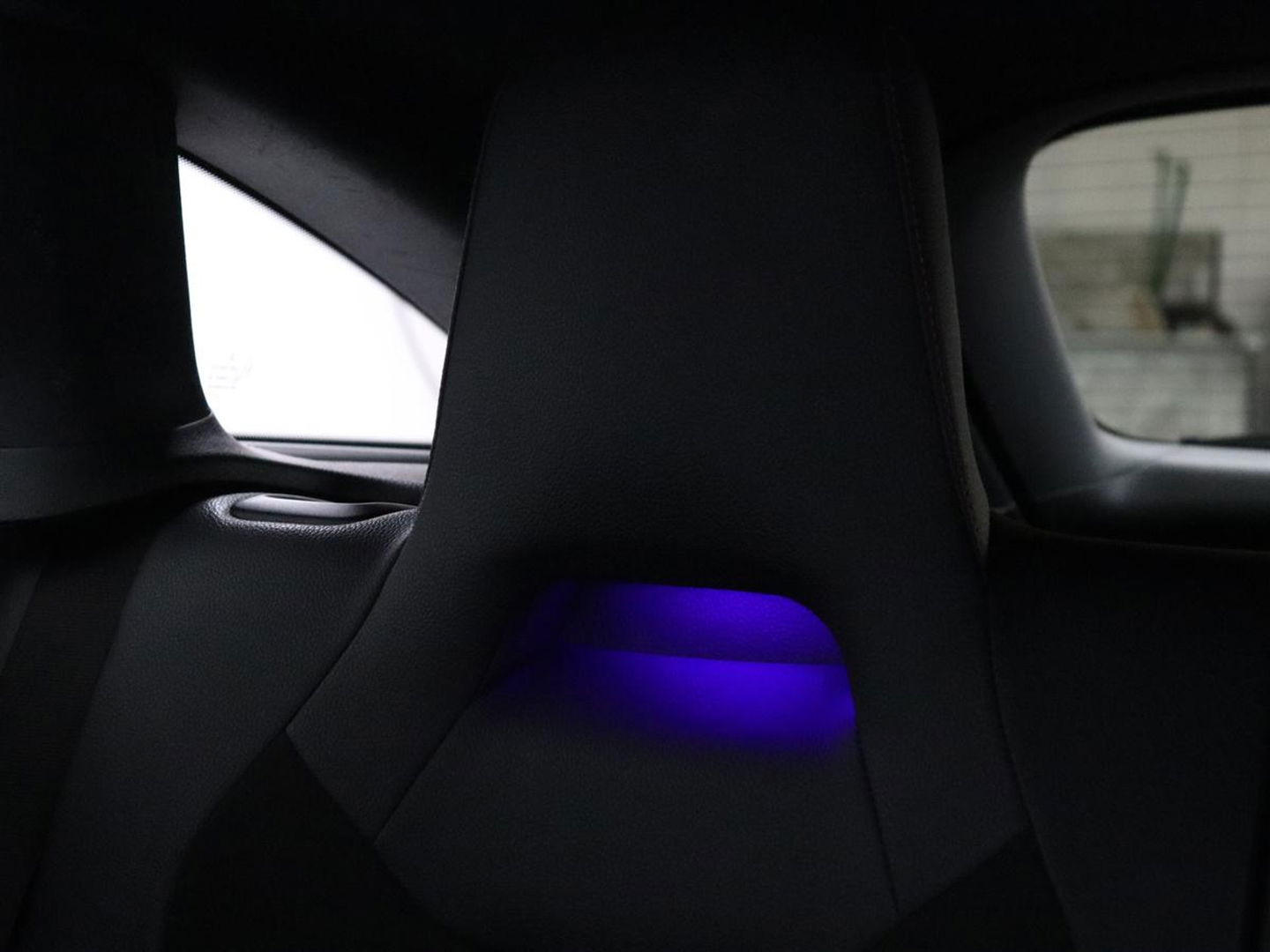 Mercedes-Benz CLA-Klasse 180d Business Solution AMG | Stoelverwarming | Carplay | Camera | Leder/Alcantara | Navigatie | Widescreen | Sfeerverlichting | Designo Mountaingrijs Magno