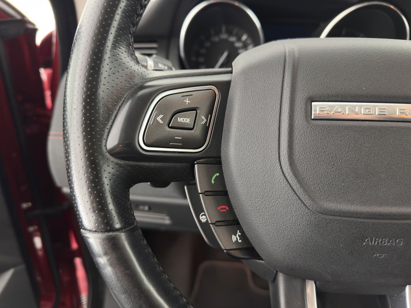 Land Rover Range Rover Evoque 2.0 Si 4WD Pure Aut. *LUXURY-LEATHER | BI-XENON | MERIDIAN-AUDIO | NAVI-FULLMAP | MEMORY-PACK | CAMERA | HEATED-COMFORTSEATS | ECC | SHIFT-PADDLES | PDC | CRUISE | 19''ALU *
