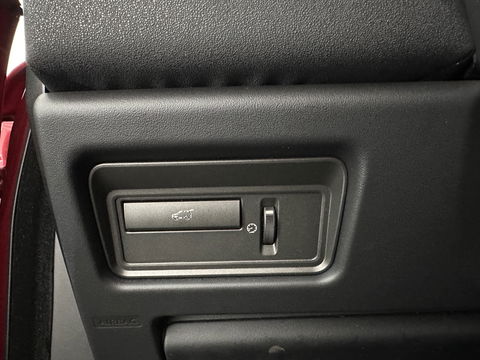 Land Rover Range Rover Evoque 2.0 Si 4WD Pure Aut. *LUXURY-LEATHER | BI-XENON | MERIDIAN-AUDIO | NAVI-FULLMAP | MEMORY-PACK | CAMERA | HEATED-COMFORTSEATS | ECC | SHIFT-PADDLES | PDC | CRUISE | 19''ALU *
