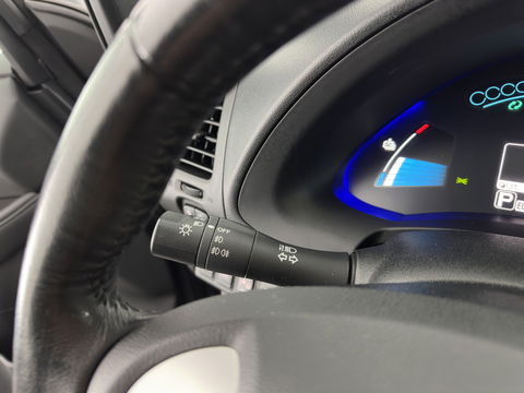 Nissan Leaf Tekna 30 kWh {SOH-78%} Aut. *LUXURY-LEATHER | FULL-LED | BOSE-SURROUND | TOP-VIEW | KEYLESS | NAVI-FULLMAP | ECC | HEATED-COMFORTSEATS | CAMERA | DIGI-COCKPIT | PRIVACY-GLASS | 17"ALU*