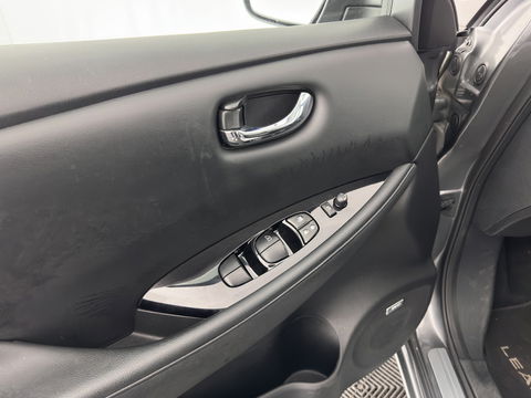 Nissan Leaf Tekna 30 kWh {SOH-78%} Aut. *LUXURY-LEATHER | FULL-LED | BOSE-SURROUND | TOP-VIEW | KEYLESS | NAVI-FULLMAP | ECC | HEATED-COMFORTSEATS | CAMERA | DIGI-COCKPIT | PRIVACY-GLASS | 17"ALU*