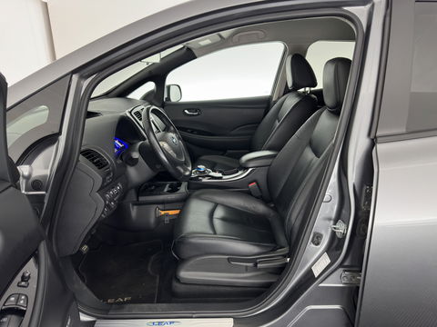 Nissan Leaf Tekna 30 kWh {SOH-78%} Aut. *LUXURY-LEATHER | FULL-LED | BOSE-SURROUND | TOP-VIEW | KEYLESS | NAVI-FULLMAP | ECC | HEATED-COMFORTSEATS | CAMERA | DIGI-COCKPIT | PRIVACY-GLASS | 17"ALU*