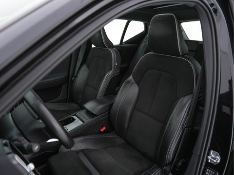 Volvo XC40 Recharge P8 AWD R-Design [ 3-Fase ] { SOH-89%} (INCL-BTW) *PANO | LEATHER-ALCANTARA | DIGI-COCKPIT | FULL-LED | PREMIUM-AUDIO | CARPLAY | KEYLESS | NAVI-FULLMAP | ECC | PDC | HEATED-SPORTSEATS | BLIS | PRIVACY-GLASS | 19''ALU*