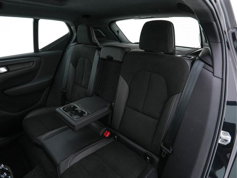 Volvo XC40 Recharge P8 AWD R-Design [ 3-Fase ] { SOH-89%} (INCL-BTW) *PANO | LEATHER-ALCANTARA | DIGI-COCKPIT | FULL-LED | PREMIUM-AUDIO | CARPLAY | KEYLESS | NAVI-FULLMAP | ECC | PDC | HEATED-SPORTSEATS | BLIS | PRIVACY-GLASS | 19''ALU*