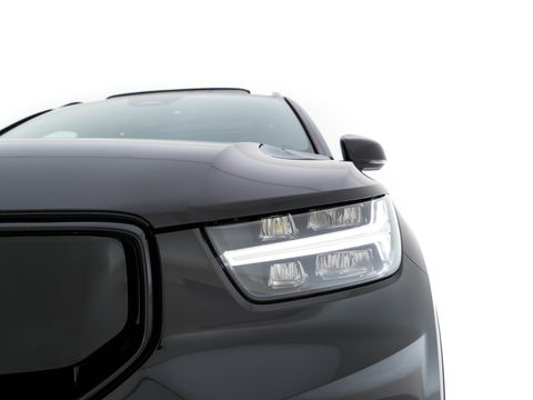 Volvo XC40 Recharge P8 AWD R-Design [ 3-Fase ] { SOH-89%} (INCL-BTW) *PANO | LEATHER-ALCANTARA | DIGI-COCKPIT | FULL-LED | PREMIUM-AUDIO | CARPLAY | KEYLESS | NAVI-FULLMAP | ECC | PDC | HEATED-SPORTSEATS | BLIS | PRIVACY-GLASS | 19''ALU*