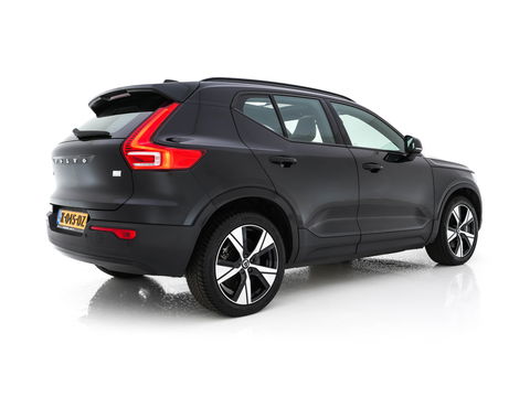 Volvo XC40 Recharge P8 AWD R-Design [ 3-Fase ] { SOH-89%} (INCL-BTW) *PANO | LEATHER-ALCANTARA | DIGI-COCKPIT | FULL-LED | PREMIUM-AUDIO | CARPLAY | KEYLESS | NAVI-FULLMAP | ECC | PDC | HEATED-SPORTSEATS | BLIS | PRIVACY-GLASS | 19''ALU*