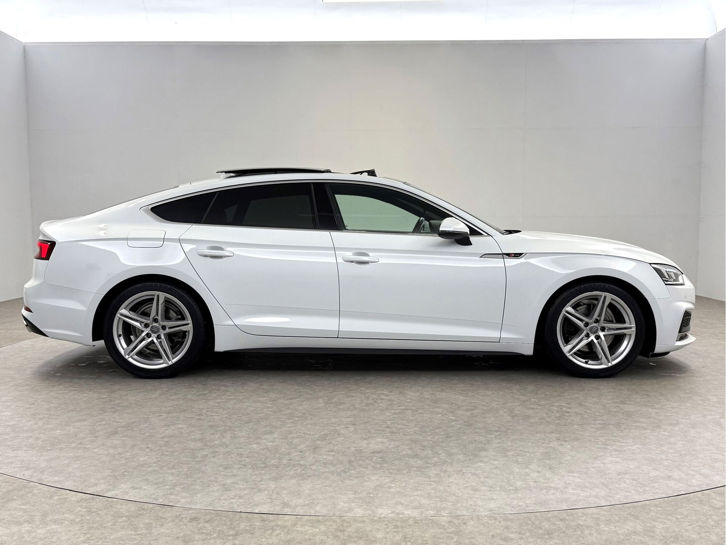 Audi A5 35 TFSI S-line | Pano | Virtual | Navi | Camera | Cruise | Parkeersens. | Keyless | NAP