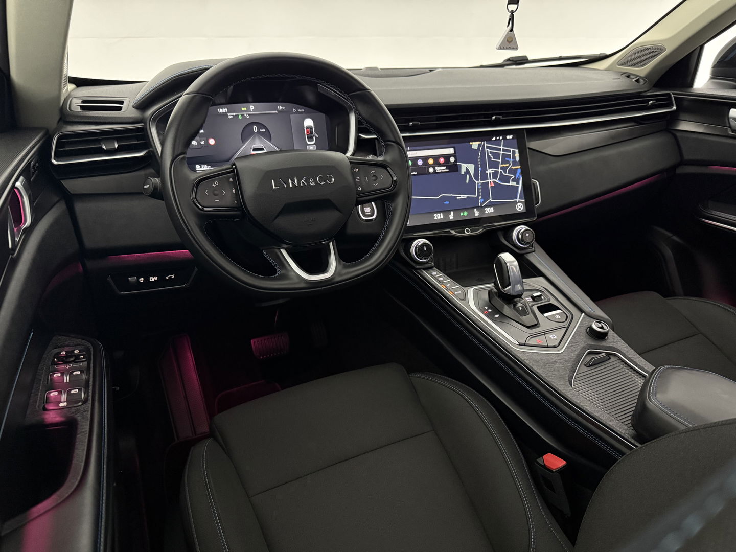 Lynk Co 01 1.5 | Pano | 360° | Virtual | Sfeerverl. | Memory | LED | Carplay | Adaptive Cruise