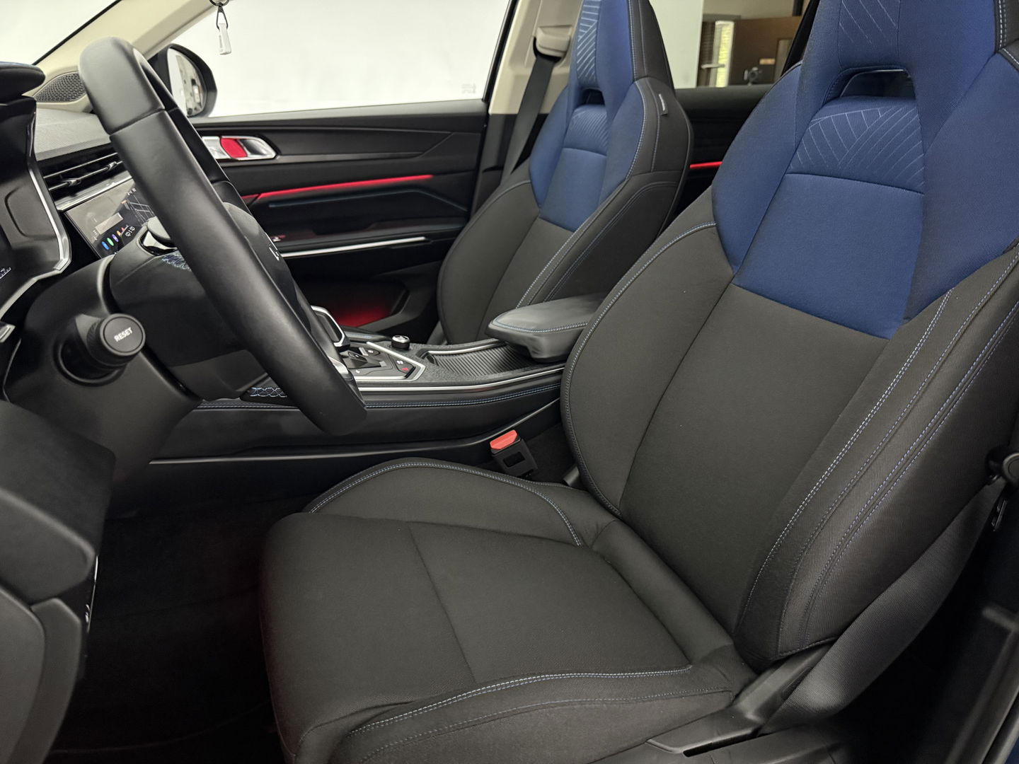Lynk Co 01 1.5 | Pano | 360° | Virtual | Sfeerverl. | Memory | LED | Carplay | Adaptive Cruise
