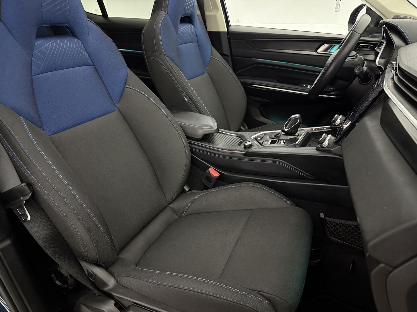 Lynk Co 01 1.5 | Pano | 360° | Virtual | Sfeerverl. | Memory | LED | Carplay | Adaptive Cruise