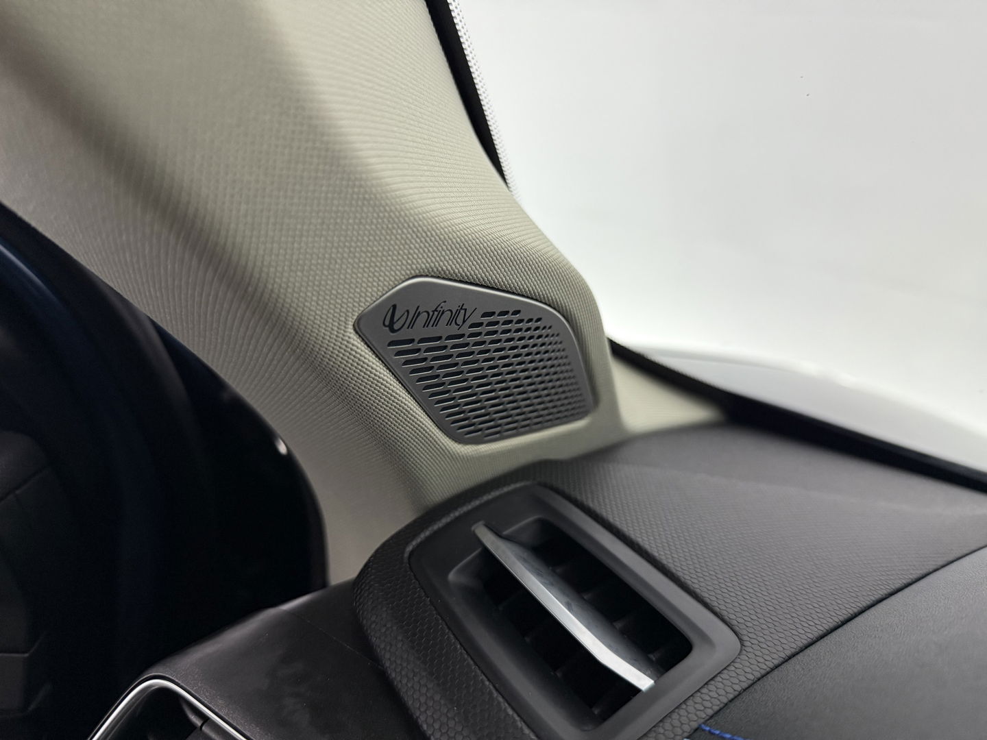 Lynk Co 01 1.5 | Pano | 360° | Virtual | Sfeerverl. | Memory | LED | Carplay | Adaptive Cruise