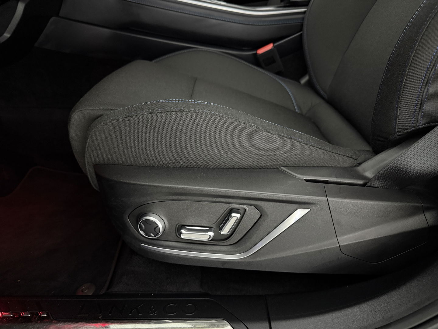 Lynk Co 01 1.5 | Pano | 360° | Virtual | Sfeerverl. | Memory | LED | Carplay | Adaptive Cruise