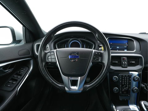 Volvo V40 2.0 D2 R-Design-Sportpack Business *LEATHER-ALCANTARA | XENON | NAVI-FULLMAP | HEATED-SPORTSEATS | ECC | PRIVACY-GLASS | PDC | CRUISE | 18''ALU*