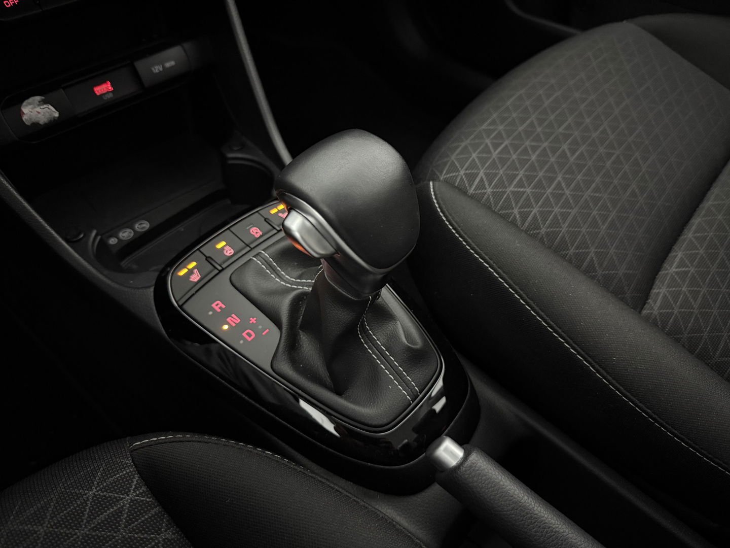 Kia Picanto 1.2 Dynamic line | Camera | Carplay | Stoel/Stuur verwarmd | Cruise | Parkeersens.