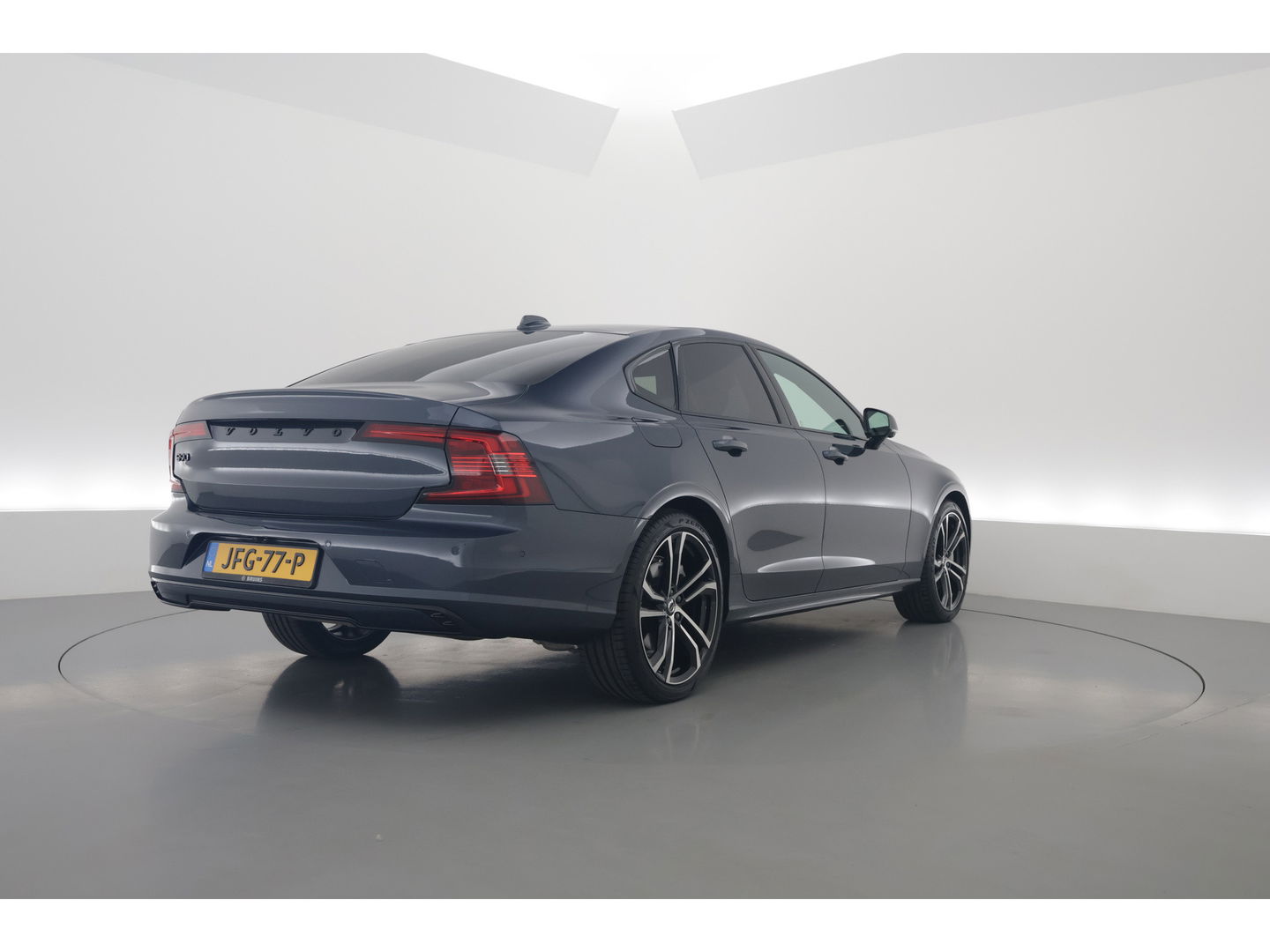 Volvo S90 T8 Recharge Plus Dark | Luchtvering | Schuifdak | Harman Kardon | 360cam | Memory seats | Pilot Assist
