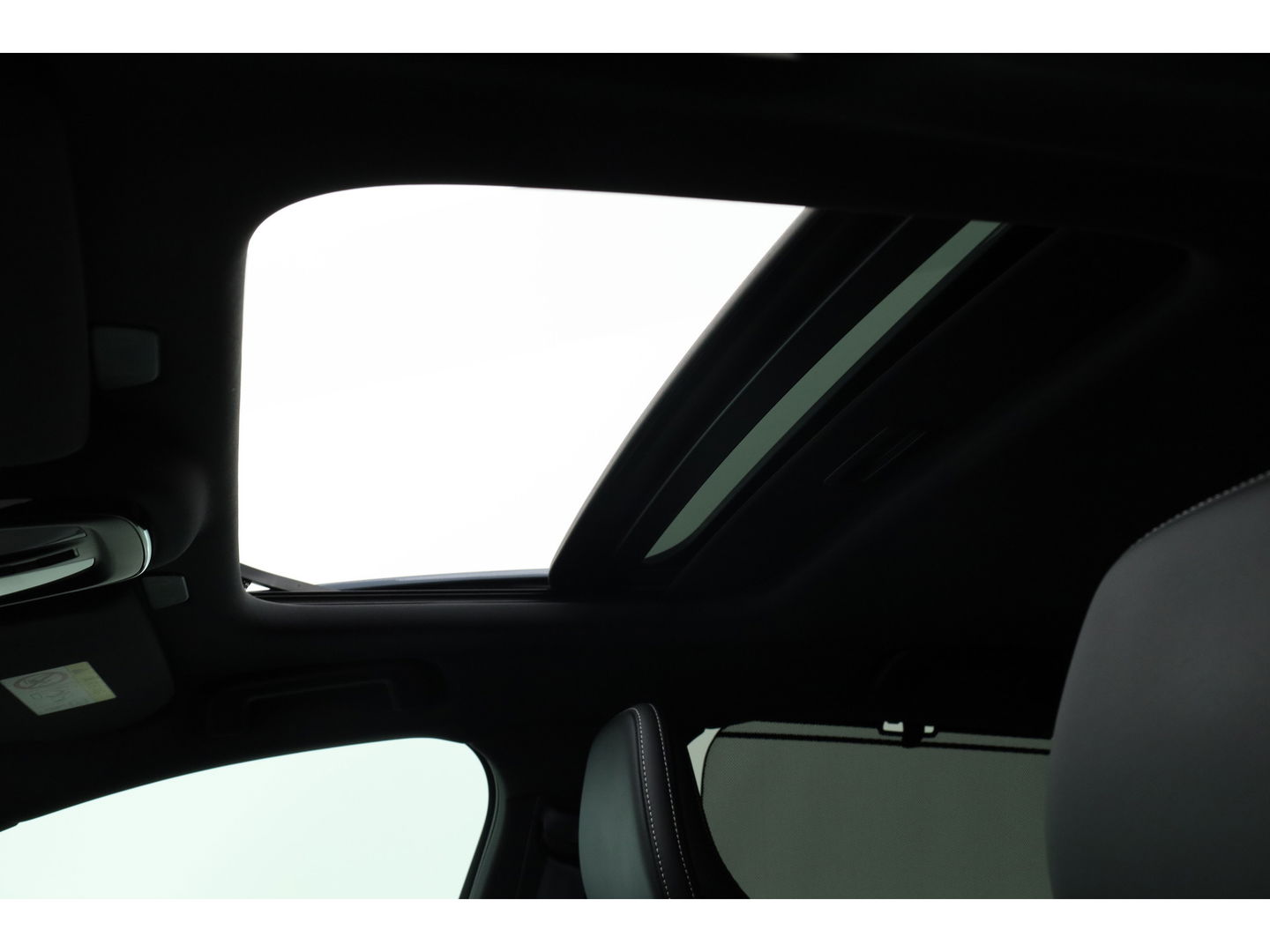 Volvo S90 T8 Recharge Plus Dark | Luchtvering | Schuifdak | Harman Kardon | 360cam | Memory seats | Pilot Assist