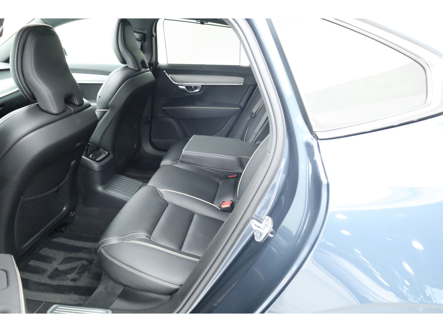 Volvo S90 T8 Recharge Plus Dark | Luchtvering | Schuifdak | Harman Kardon | 360cam | Memory seats | Pilot Assist