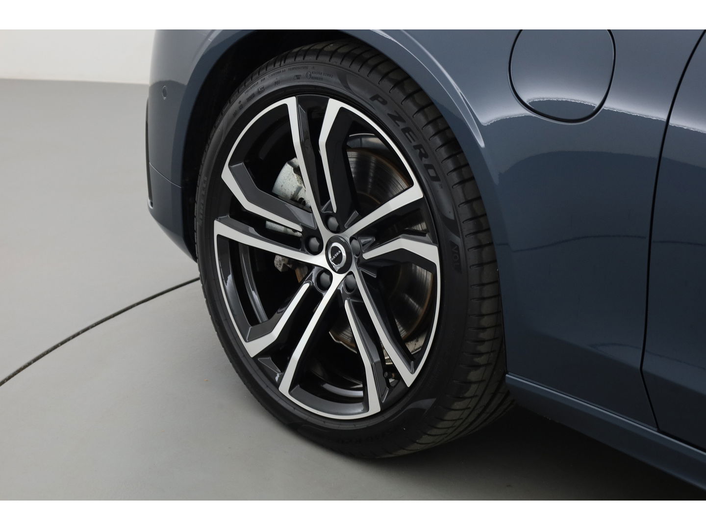 Volvo S90 T8 Recharge Plus Dark | Luchtvering | Schuifdak | Harman Kardon | 360cam | Memory seats | Pilot Assist