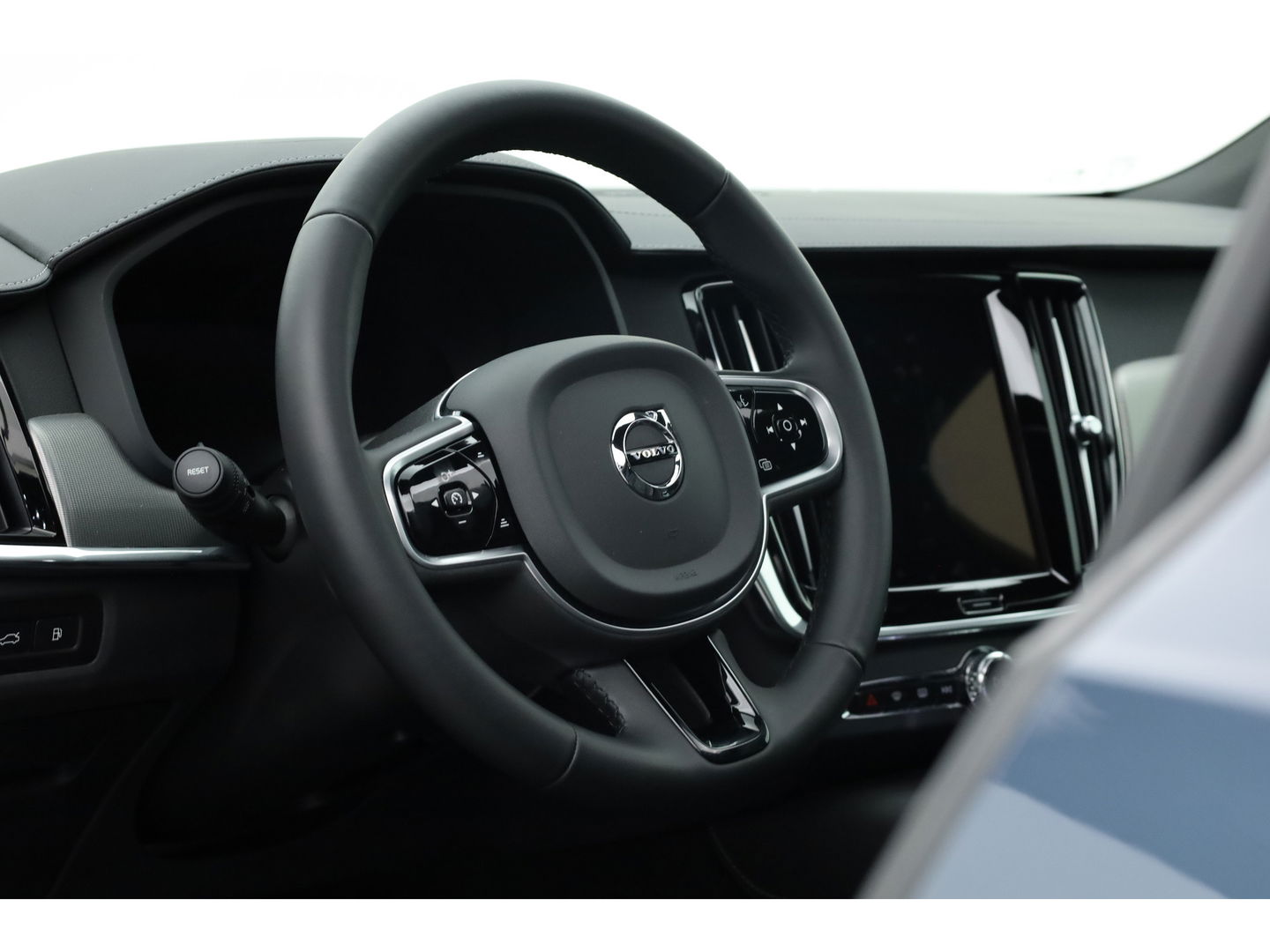 Volvo S90 T8 Recharge Plus Dark | Luchtvering | Schuifdak | Harman Kardon | 360cam | Memory seats | Pilot Assist