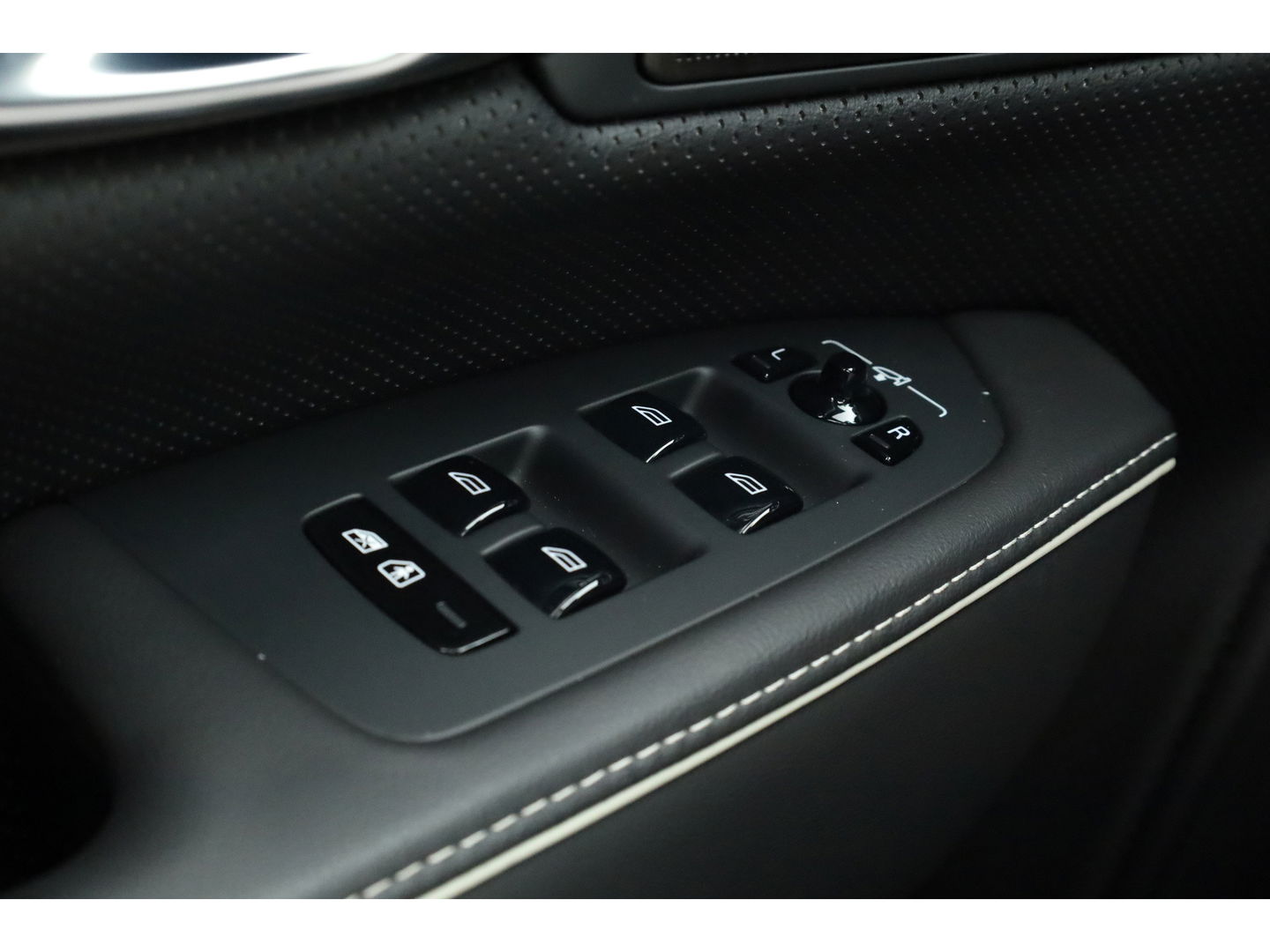 Volvo S90 T8 Recharge Plus Dark | Luchtvering | Schuifdak | Harman Kardon | 360cam | Memory seats | Pilot Assist