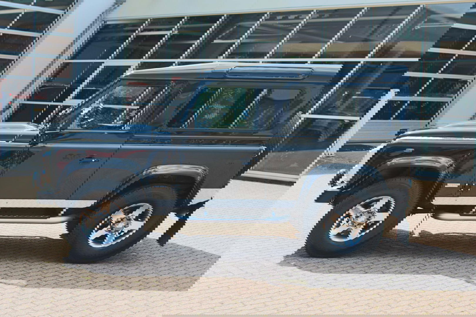 Land Rover Defender 2.4 TD 90 SW SVX 60th Anniversary „De Uiver” Special incl. Full Opties