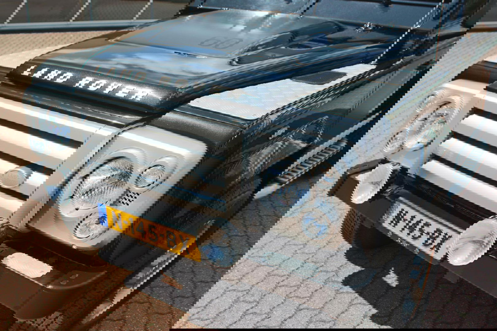 Land Rover Defender 2.4 TD 90 SW SVX 60th Anniversary „De Uiver” Special incl. Full Opties