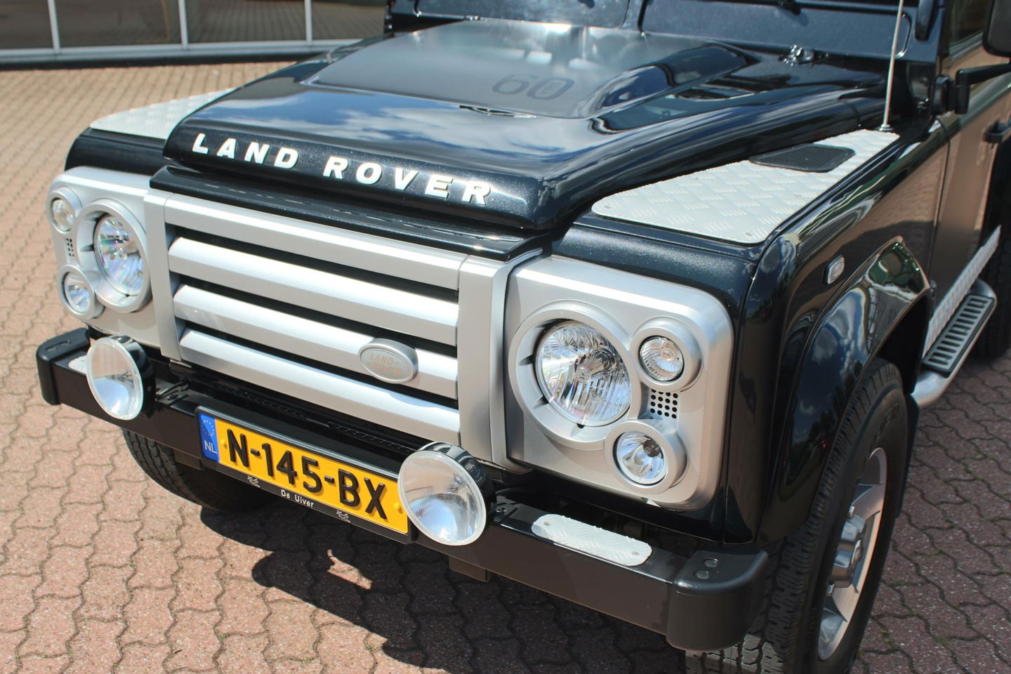 Land Rover Defender 2.4 TD 90 SW SVX 60th Anniversary „De Uiver” Special incl. Full Opties
